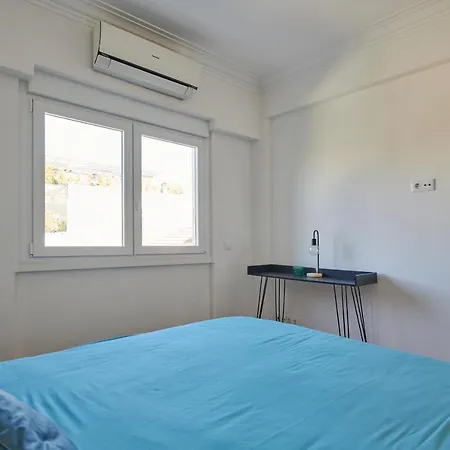 Parkside Apartment *